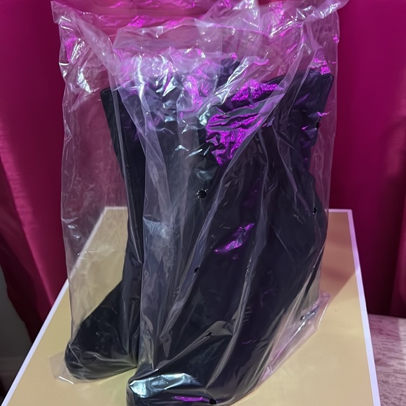 Michael Kors Lizzy leather boots….Size 6.5 - Picture 6 of 7